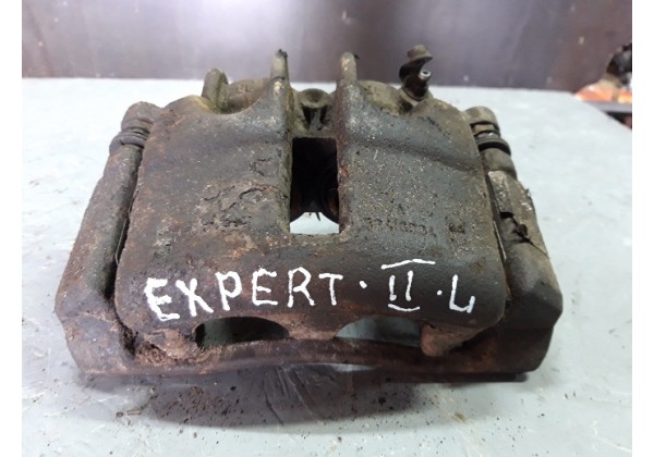Супорт передній лівий R16 / D304 Expert II, Jumpy II, Scudo II, 1607731680 *